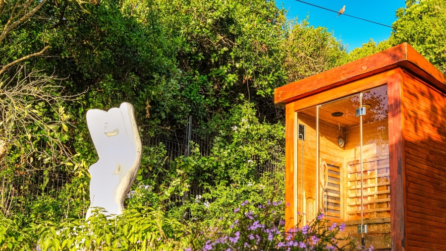 6 Bedroom Property for Sale in Kingfisher Creek Western Cape